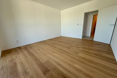 Na predaj 4-izbový byt, 110 m², Bratislava-Jarovce, Ovocná
