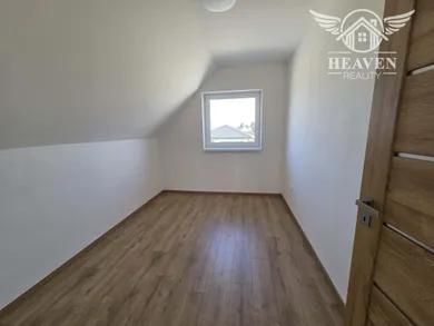 Na predaj 4-izbový dom, 158 m², Kolárovo
