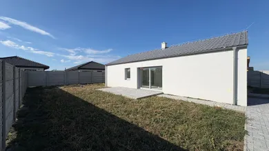 Na predaj 5-izbový dom, 135 m², Hviezdoslavov, Zimná ulica