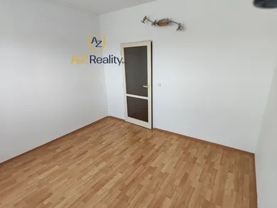 Na predaj 3-izbový byt, 64 m², Komárno, Košická