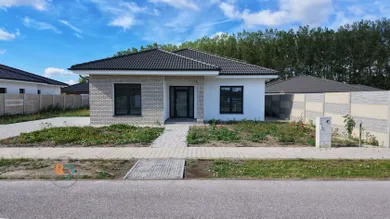 Domy na predaj 4-izbový, Dunajská Streda · €299 000