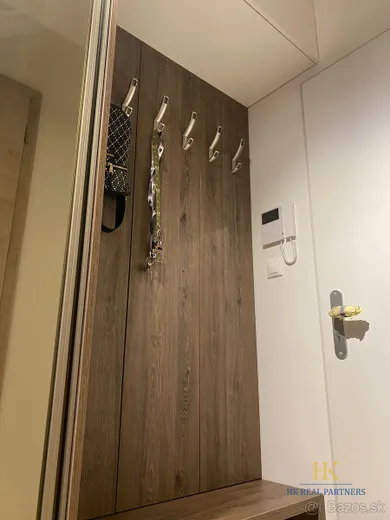 Na prenájom 2-izbový byt, 53 m², Bratislava-Nové Mesto, Vlárska