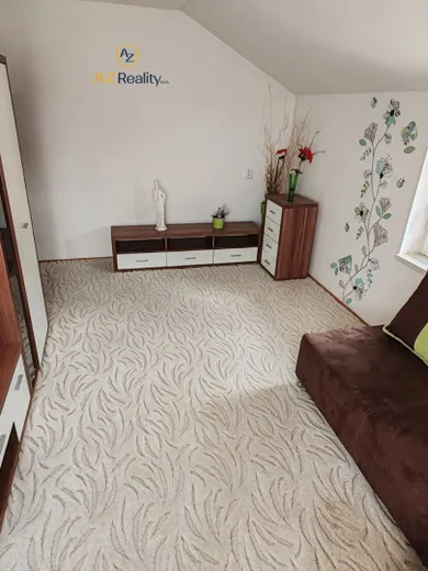 Na predaj 5-izbový dom, 120 m², Komárno
