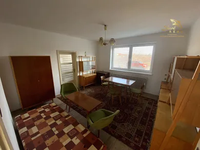 Na predaj 3-izbový dom, 155 m², Hlohovec, Seredská