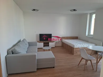 Mieszkania na wynajem, 1-pokojowe, Zvolen · €600
