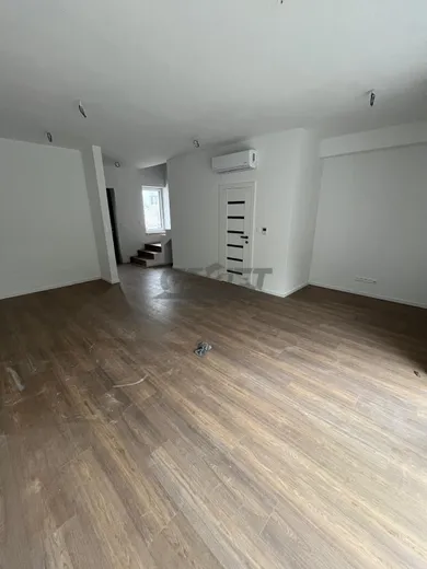 Na predaj 3-izbový byt, 86 m², Bratislava-Vajnory, Hospodárska