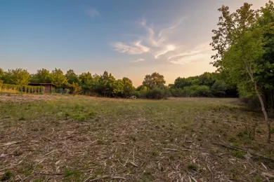 Na predaj pozemok, 236 m², Kaluža