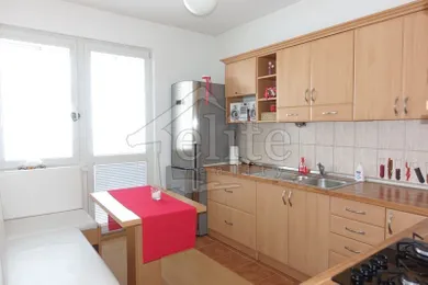 Mieszkania na wynajem, 3-pokojowe, Považská Bystrica · €620