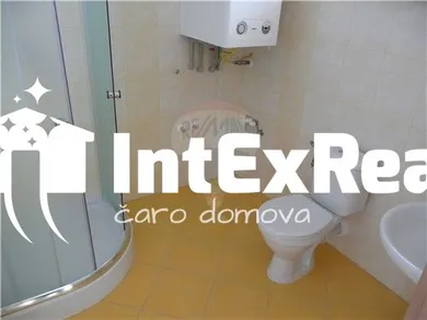 Na prenájom 5-izbový dom, 156 m², Galanta