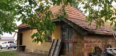 Na predaj pozemok, Maňa