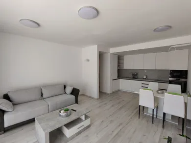 Na predaj 4-izbový byt, 86 m², Senec, Hviezdoslavova