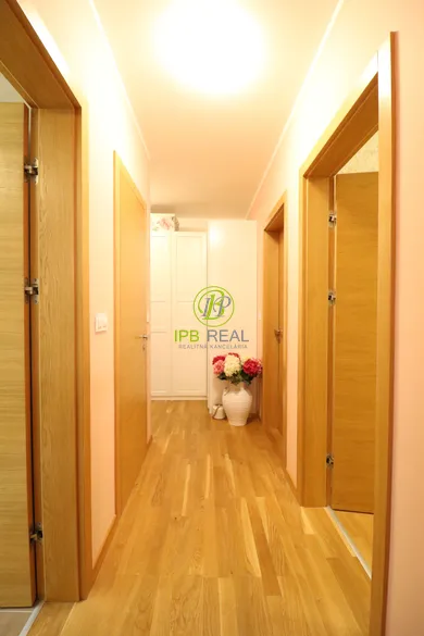 Na predaj 3-izbový byt, 76 m², Bratislava-Karlova Ves