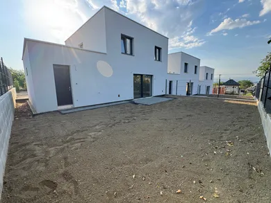 Na predaj dom, 130 m², Perín-Chym