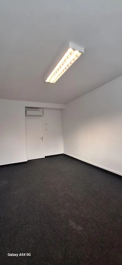 Na prenájom objekt, 19 m², Bratislava-Ružinov, Koceľova