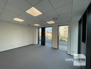 Na prenájom komerčné, 99 m², Košice-Juh