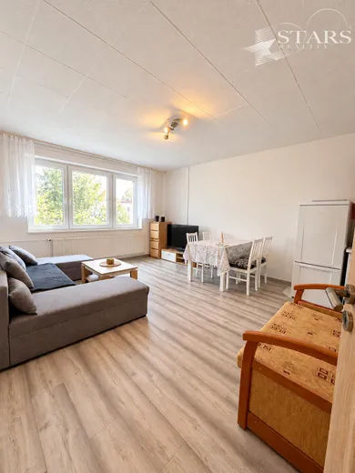 Na prenájom 2-izbový byt, 47 m², Nové Zámky, -