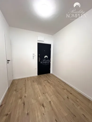 Na predaj 1-izbový byt, 35 m², Komárno, Selyeho