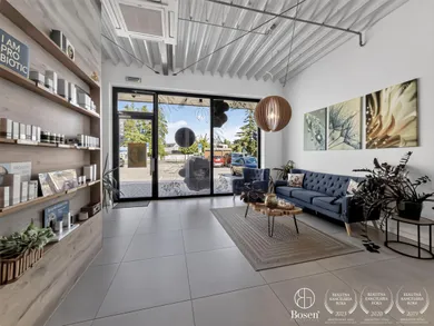 Na prenájom komerčné, 76 m², Lučenec, Továrenská
