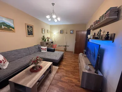 Na predaj 3-izbový byt, 87 m², Hlohovec, Gaštanová