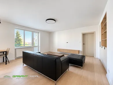 Na prenájom 2-izbový byt, 52 m², Prešov, Pavlovičovo námestie