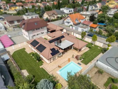Na predaj 5-izbový dom, 236 m², Trnava, Astrová