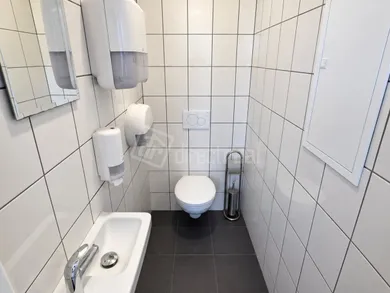 Na prenájom komerčné, 153 m², Galanta, Vajanského