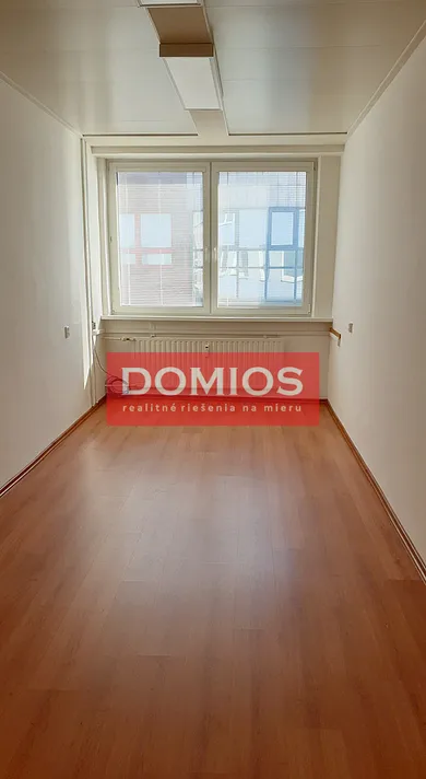 Lokale komercyjne na wynajem, Košice-Staré Mesto · €164