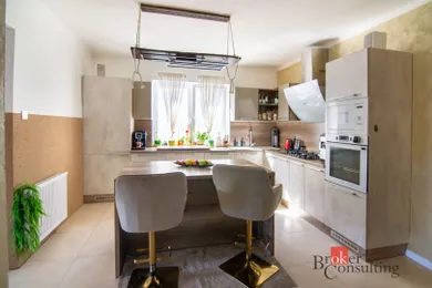 Na predaj dom, 219 m², Sládkovičovo
