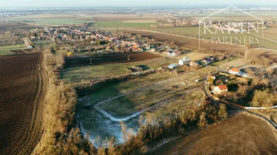 Na predaj pozemok, 103 m², Trnovec