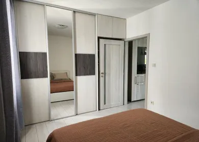 Na predaj 2-izbový byt, 50 m², Bratislava-Ružinov, Jelačičova