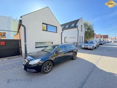 Domy na predaj 4-izbový, Bratislava-Rača · €415 000