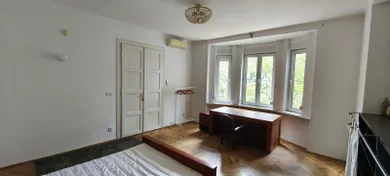 Na prenájom 5-izbový byt, 54 m², Bratislava-Staré Mesto, Búdková
