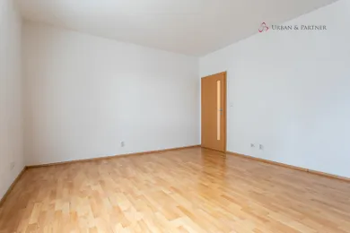 Na predaj 3-izbový byt, 75 m², Bratislava-Petržalka, Romanova