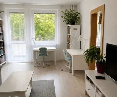 Byty na prenájom 3-izbový, Bratislava-Dúbravka · €990