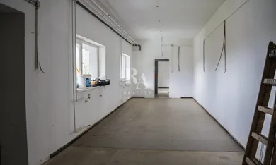 Na prenájom komerčné, 220 m², Višňové