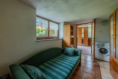 Na predaj 5-izbový dom, 260 m², Medzianky