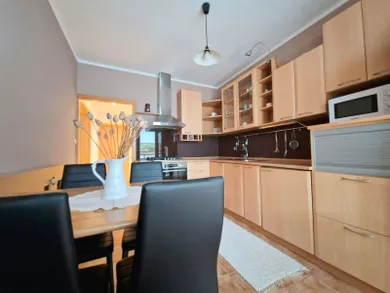 Mieszkania na wynajem, 3-pokojowe, Prievidza · €600
