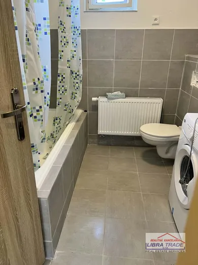 Na prenájom 3-izbový byt, 80 m², Šurany, Nový Svet