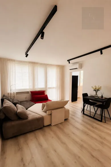 Apartments for rent, 2-room in Bratislava-Nové Mesto · €880