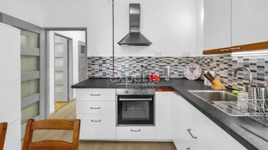Na prenájom 3-izbový byt, 69 m², Bratislava-Ružinov, Mojmírova