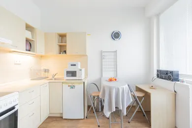 Na prenájom 1-izbový byt, 35 m², Bratislava-Nové Mesto, Račianska