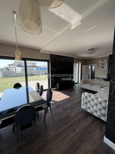 Na predaj 5-izbový dom, 700 m², Šamorín