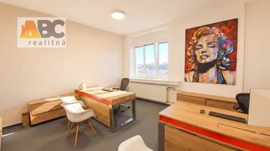 Na prenájom komerčné, 224 m², Zvolen, Námestie SNP