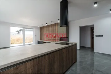 Na predaj 6-izbový dom, 123 m², Ploské