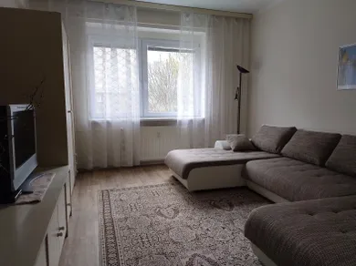 Na prenájom 1-izbový byt, 42 m², Bratislava-Ružinov, Miletičova