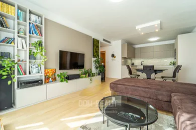 Na predaj 3-izbový byt, 100 m², Bratislava-Petržalka, Kopčianska