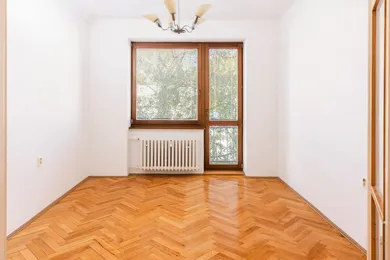 Na predaj 3-izbový byt, 76 m², Piešťany, Royova
