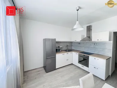 Na prenájom 1-izbový byt, 37 m², Nové Zámky, S. H. Vajanského