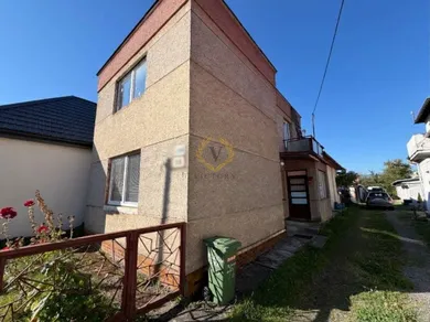 Domy na predaj 7-izbový, Banská Bystrica · €199 900