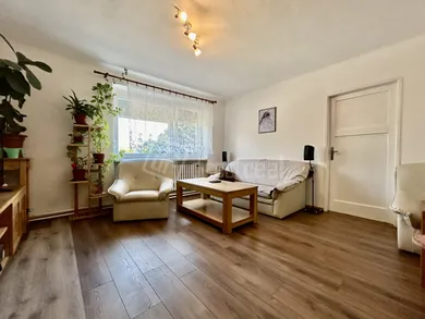 Na predaj 3-izbový byt, 85 m², Nové Zámky